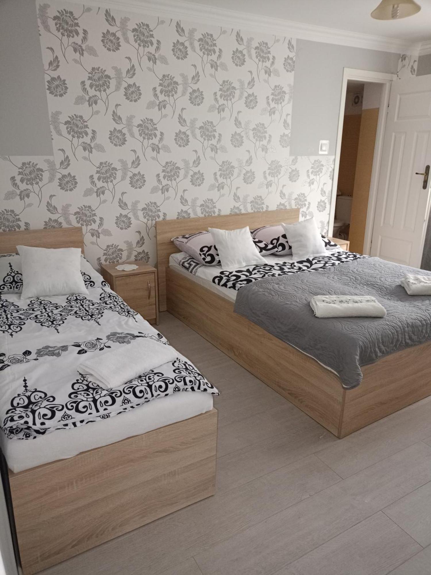 Miramar Apartment Леба Екстериор снимка