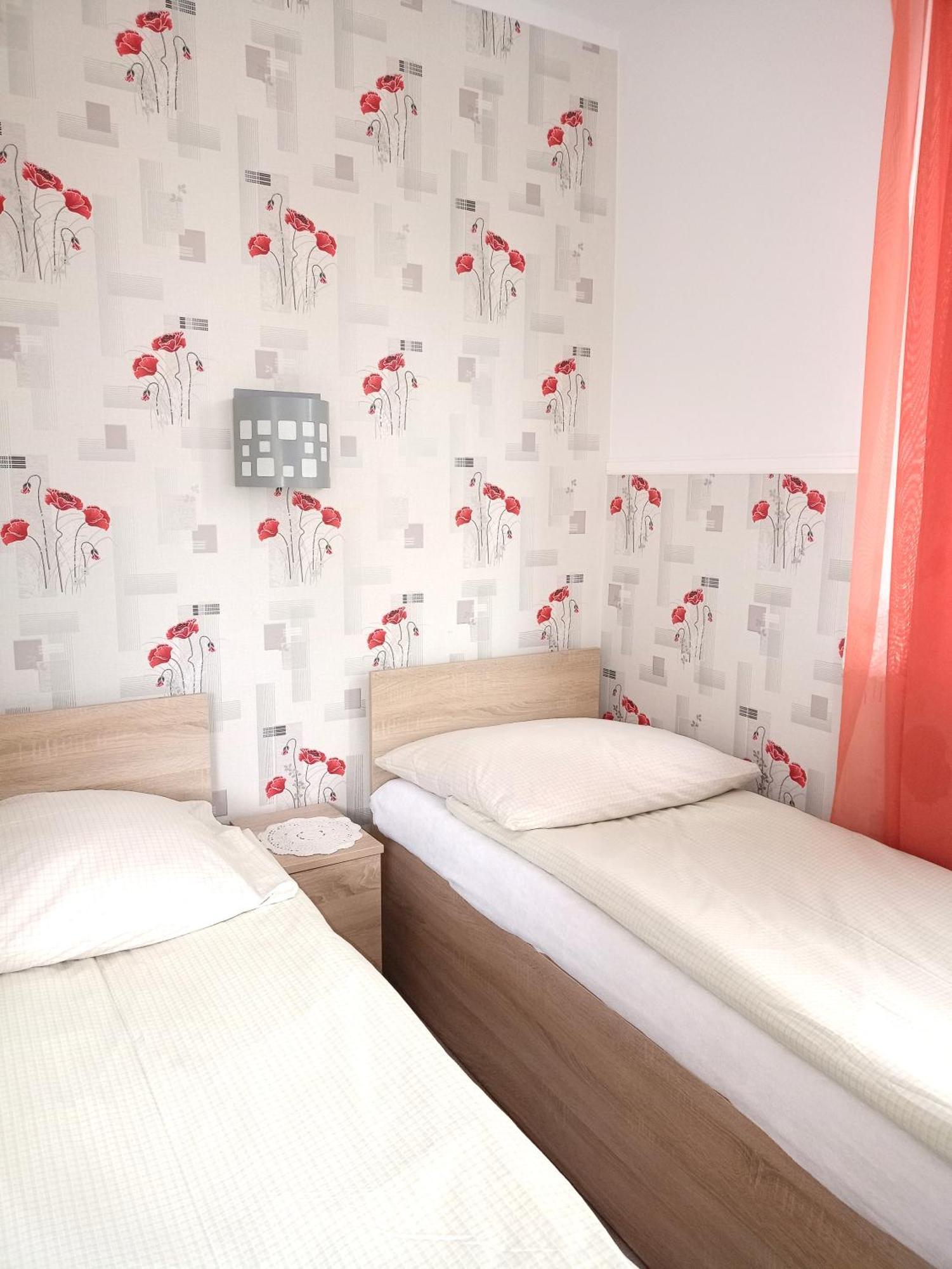 Miramar Apartment Леба Екстериор снимка