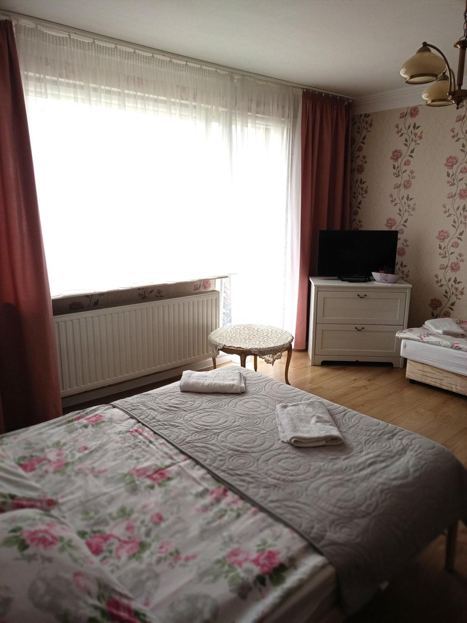 Miramar Apartment Леба Екстериор снимка
