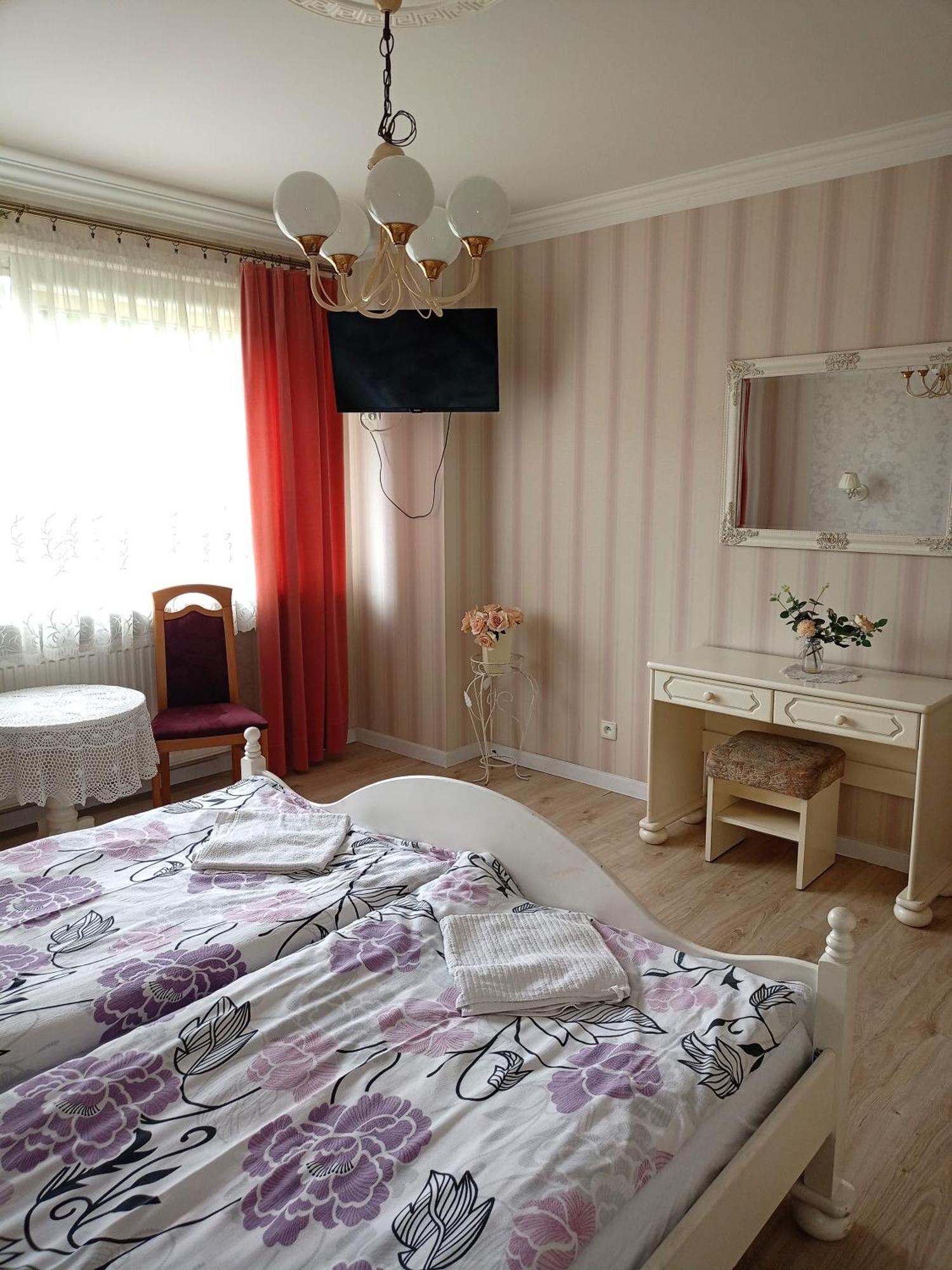 Miramar Apartment Леба Екстериор снимка